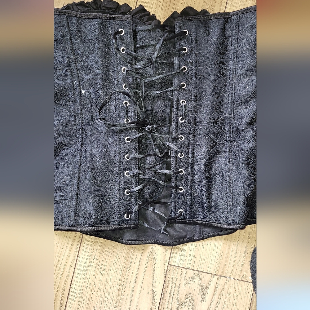 Black Lace-Up Corset